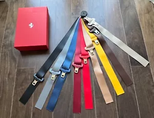 Ferrari dealer showroom seatbelt sample display set - Foto 1 di 3