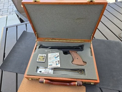 Pistola de aire comprimido DAISY 777 Match, ¡en hermoso estado con maletín de palisandro! Foto 1 de 4