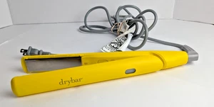 Drybar The Tress Press Glätteisen 1" gelbe Titanplatten DIGITAL  - Bild 1 von 7