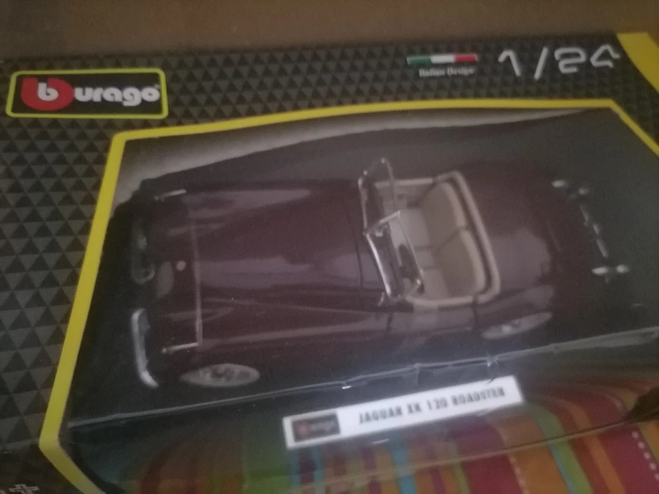 Jaguar XK 120 Roadster Scala 1/24 Bburago Nuova - Immagine 1 di 3