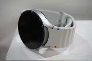 Montre connectée SAMSUNG Galaxy Watch 7 *International* AI, 44mm, Bluetooth, WiFi, GPS - Photo 1 sur 3