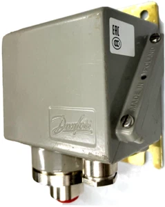 DANFOSS Type KPS45 060-3121 Pressure Switch 4-40 bar Diff. 2-11 bar SPDT G1/4 - Picture 1 of 4