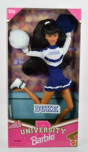 NUEVO EN CAJA 1996 VINTAGE UNIVERSIDAD DEL DUQUE ANIMADORA BARBIE AZUL MARINO Y BLANCO - AFRICANO A. - Imagen 1 de 7