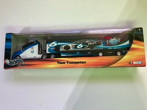 2000 Hot Wheels Mark Martin #6 Pfizer Team Transporter Truck NASCAR Die Cast - Bild 1 von 5