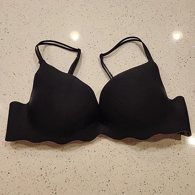 Sutiã Victoria's Secret 34C preto com estampa de animais acolchoado para push up - Imagem 1 de 3