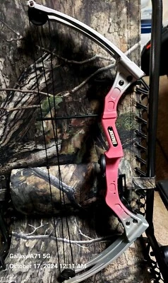 Bear Brave Ill Youth Girls Pink Compound Bow 27" 20lb Draw with Whisker Biscuit - Image 1 of 3