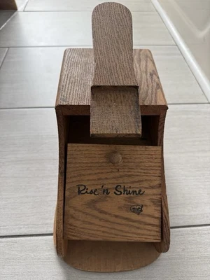 Caja de madera vintage "Rise 'n Shine" para zapatos - almacenamiento con puerta abatible Foto 1 de 4