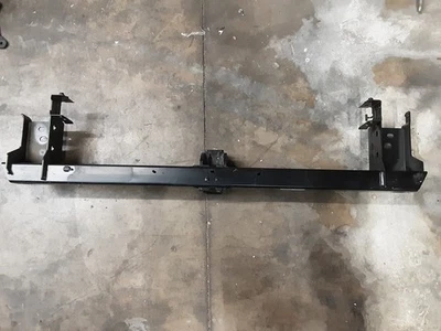 Enganche de remolque Rivian R1S 2021-2023 OEM PT00014954-E Foto 1 de 4