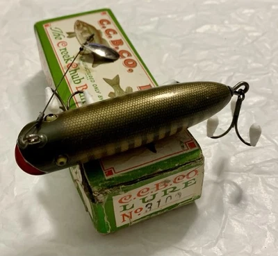 VINTAGE CREEK CHUB “CASTROLA” W/CORRECT BOX ! GLASS EYES - LEADER WIRE  RARE ! - Image 1 of 4