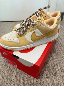 Nike Dunk LX Low Celestial Gold/Wheat Gold - Sail Suede Sneaker Gr. W10/M8,5 - Bild 1 von 7