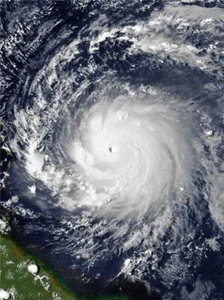 HURRICANE HUGO CYCLONE EYE GLOSSY POSTER PICTURE BANNER PRINT PHOTO 7724 - Picture 1 of 1