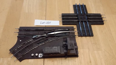 Lionel Brown 5121 Remote Control Switch Track & 5020 90 Degree Crossing -Lot LBX - Image 1 of 4