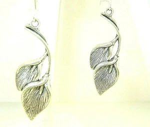 New Graceful CALLA Lily Flower Silver-tone Drop Dangle Earrings 2-1/3" Long - Picture 1 of 3