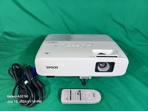 Epson PowerLite 84 XGA 2600 Lumens 3LCD Projector 613 Lamp Hours w/ Remote - Picture 1 of 6
