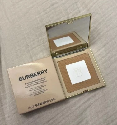 Burberry Beyond Wear Setting & Refining PowderMedium-Deep 03 - Image 1 of 4