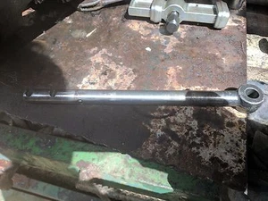 GETRIEBEWECHSEL GABELWELLE AUSGEBAUT AUS FORDSON SUPER MAJOR GETRIEBE - Bild 1 von 2