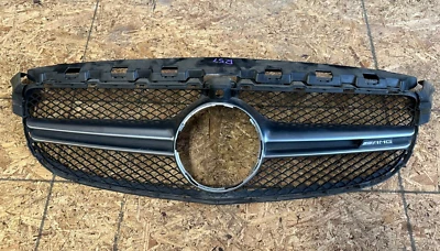 Mercedes-Benz C63 AMG C205 2017 cupé parachoques delantero rejilla OEM 2015 2016 Foto 1 de 4