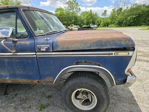 1978-79 Bronco Passenger Side Fender Trim Moulding Track - Bild 1 von 14