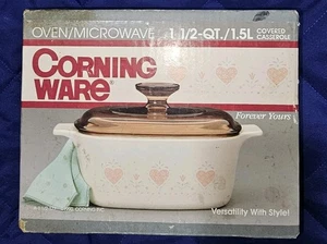 Cazuela cubierta vintage Corningware Forever Yours 1 1/2 QT (A-1 1/2-177) NUEVA EN STOCK - Imagen 1 de 4