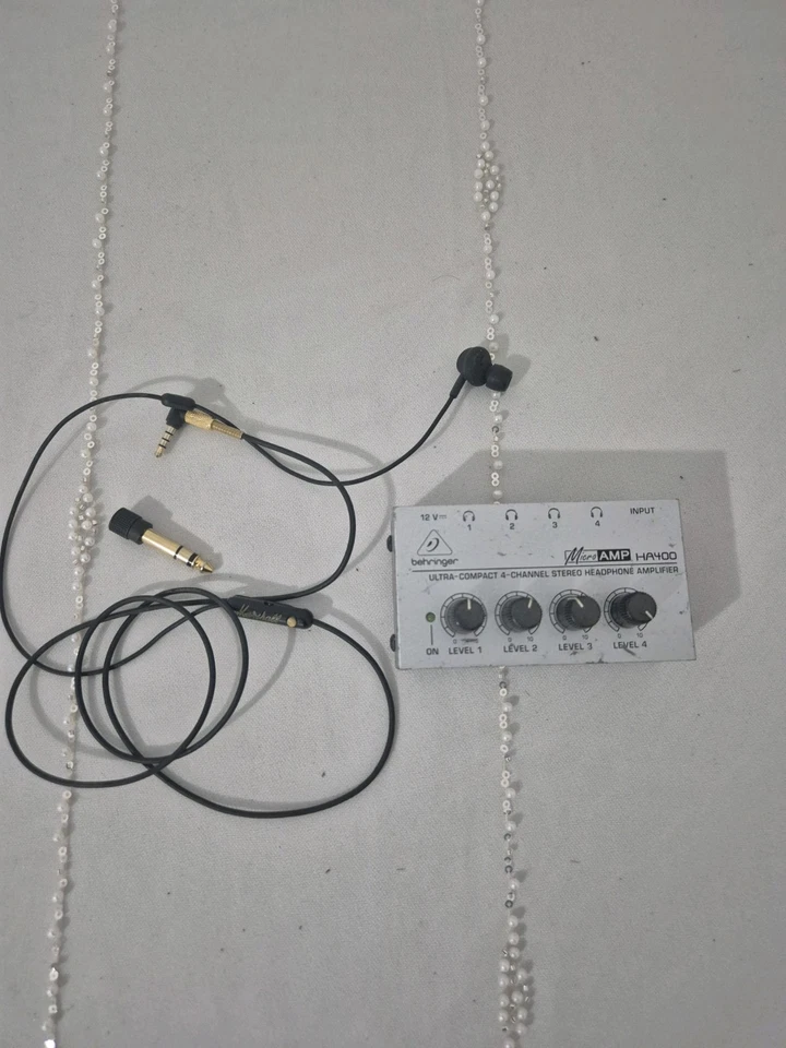 Behringer MICROAMP HA400 Ultra-Compact 4 Channel Stereo Headphone Amplifier - Image 1 of 4