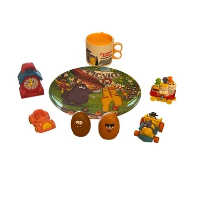 Juguetes de comida feliz McDonalds vintage de 8 piezas, plato, taza de plástico. patata, tren Foto 1 de 4