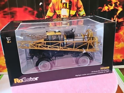 VINTAGE AGCO 1/32 ROGATOR CHALLENGER RG1300B 120' SPRAYER  BEAUTIFUL  ROGATOR  - Image 1 of 4