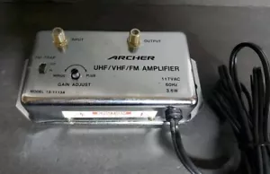 Mint Radio Shack 20dB Signal Amplifier UHF VHF FM 15-1113A 117 VAC 60Hz 3.6W - Picture 1 of 6