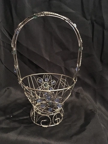 Wire spring floral basket with beads Cover