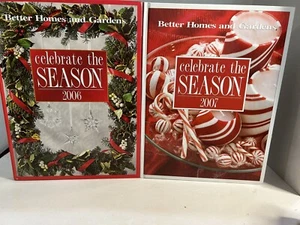 2 Christmas Better Homes & Garden Celebrate The Season HC Annual Crafts New - Imagen 1 de 12