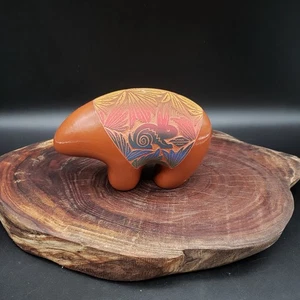 Signed Navajo Pottery Bear Sculpture E.M. Navajo 2017 – Etched Rabbit & Bear - Picture 1 of 6
