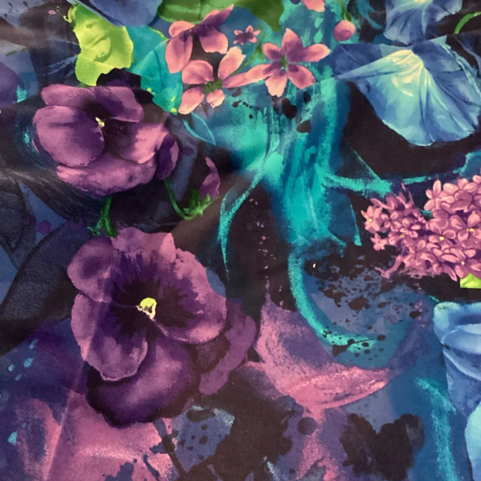 Tela, morados y azules, flores grandes, 5 yardas 27 pulgadas por 21 pulgadas Foto 1 de 4