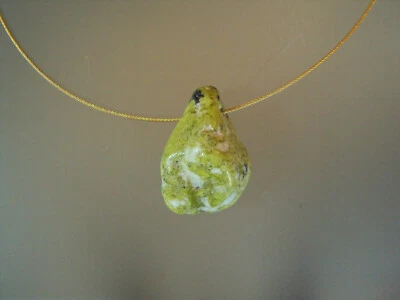 Exklusiver Lizardit Anhängernorwegische Jade grün Heilstein 16g Snarum - Bild 1 von 4