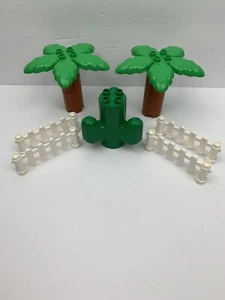 LEGO DUPLO 2 PALM TREES & CACTUS WITH FENCE LOT OF 11 PIECES FARM CITY COUNTRY - Picture 1 of 6