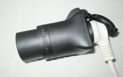 AIXAM E adattatore per cavo ricarica da colonnina elettrica Europea UE standard - Immagine 1 di 4