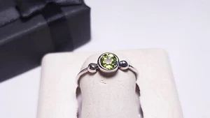 Estate 1/2ct round Natural Peridot Bezel and ball sides SterlingSilver Ring22196 - Picture 1 of 6