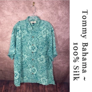 Tommy Bahama Original Fit 100% Silk Floral Hawaiian Camp Shirt Men's Large (P2) - Picture 1 of 3