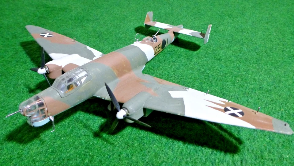 REVELL JUNKERS JU-86 D1 LEGION CONDOR Flugzeug Modell Fertig Gebaut SCALE 1:72 - Bild 1 von 4