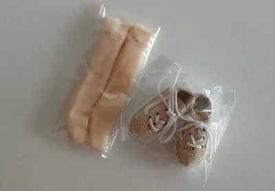 Integrity Toys Naturally Cool Ayumi Nakamura Beige & White Sports Shoes + Socks - Image 1 of 2