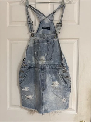 Macacão jeans Aeropostal desgastado tamanho G - Imagem 1 de 4