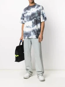 CAMISETA DE HOMBRE MARCELO BURLON COM TIE-DYE CON LOGOTIPO DE GRAN TAMAÑO CMAA054R21JER0020149 - Imagen 1 de 5