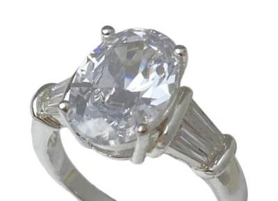 Anillo de moda Charter Club talla 6 tono plateado ovalado y corte baguette circonita cúbica Foto 1 de 4
