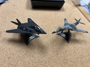 Maisto Tailwinds Lockheed F-117A Nighthawk & B-1B Lancer Die cast Planes W Stand - Picture 1 of 11
