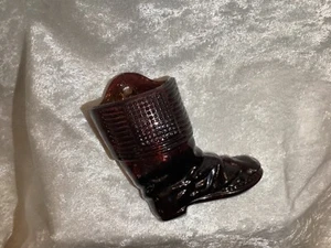 EAPG - Unknown maker - Boot Match Holder - deep purple - hang on wall type - Picture 1 of 3