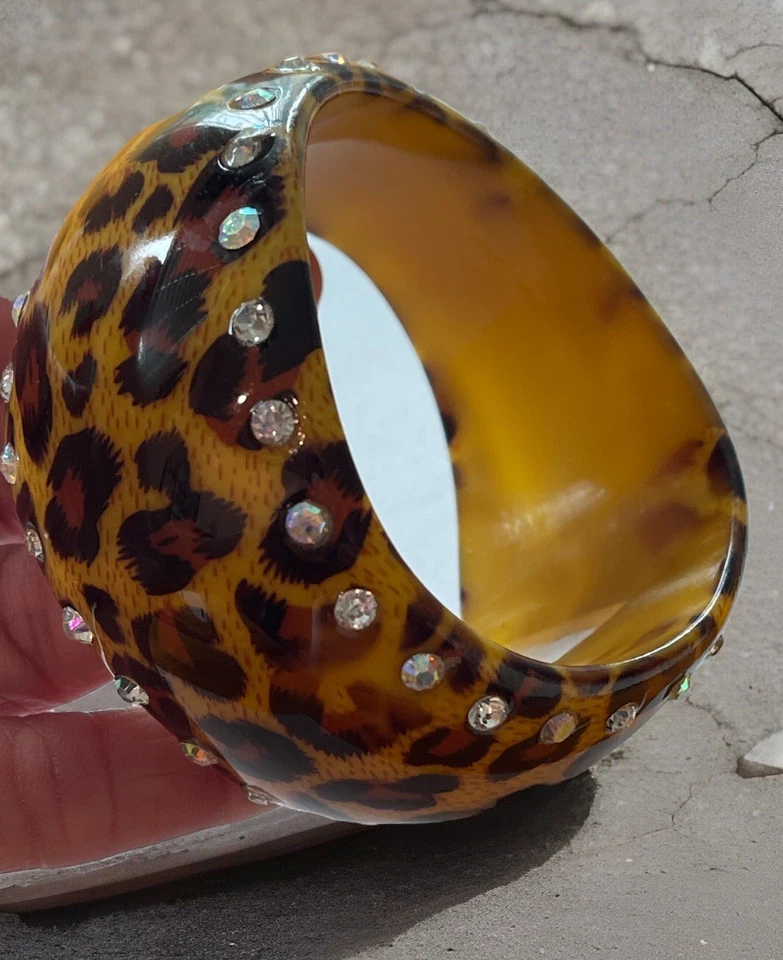 Brazalete grueso estampado animal con joyas 2 1/2” apertura 1”-2,6” ancho forma única Foto 1 de 4