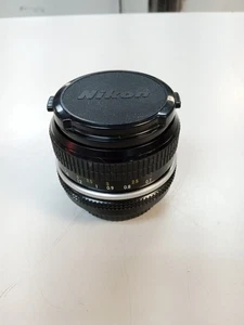 Nikon Nikkor 50mm 1:2 Kamera Objektiv ALT VINTAGE MIT KAPPEN - Bild 1 von 18