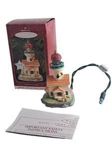 VTG. Hallmark Keepsake 1998 LIGHTHOUSE GREETINGS Magic Ornament 2nd in Series - Picture 1 of 8