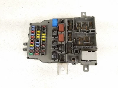 2006-2007 Honda Accord Cabin Fuse Box - 2.4L * - Has A Damaged Reatainer Clip - Image 1 of 4