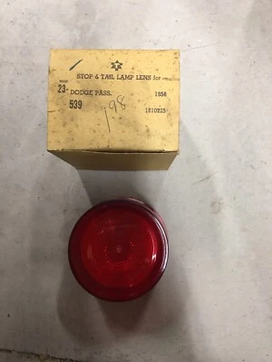 NUEVO EN CAJA RARO 1958 DODGE COCHE DE PASAJEROS DERECHA O IZQUIERDA PARADA Y LENTE DE LUZ TRASERA  Foto 1 de 2