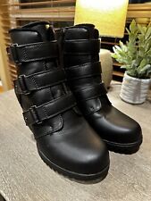 Khombu Lea Faux Leather Wedge Boots Womens Size 7 Side Zip Buckle Detail