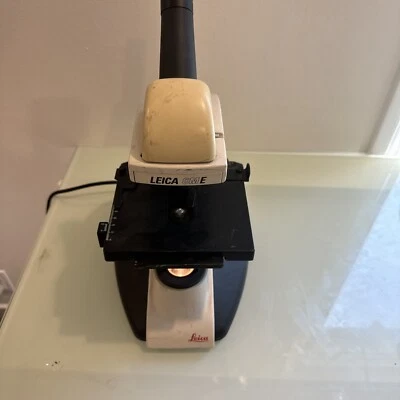 Microscopio binocular Leica CME 1349521X - blanco Foto 1 de 3